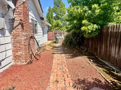 Exterior - 3207 Terry Way, Carmichael, CA 95608 photo 7 of 11