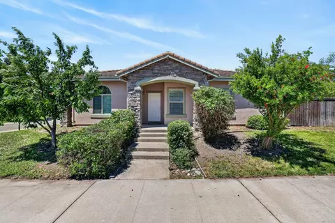 6 Cortney Ct, Sacramento, CA 95832