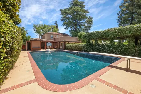 949 S Country Club Blvd, Stockton, CA 95204