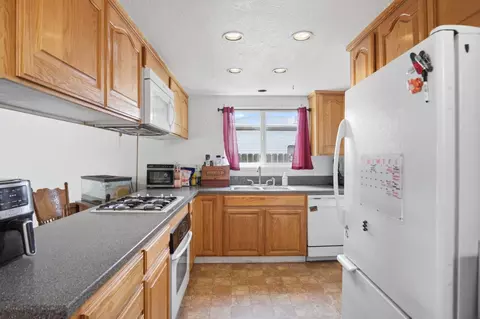 Kitchen - 2000 Don Pedro Rd, Ceres, CA 95307 photo 1 of 3