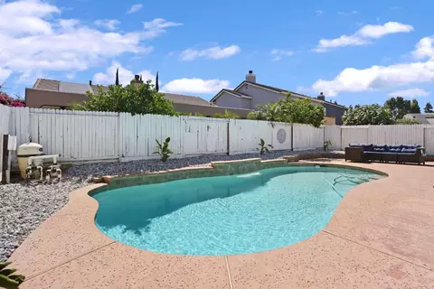 Exterior - 784 Bogetti Ln, Tracy, CA 95376 photo 9 of 11