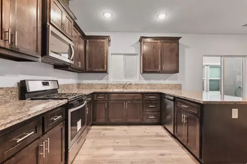 683 Granada Ct, Merced, CA 95341 photo 4
