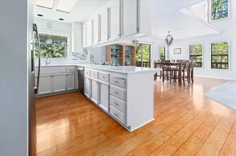 Kitchen - 1708 Bear Clover Ct, Arnold, CA 95223 photo 2 of 4