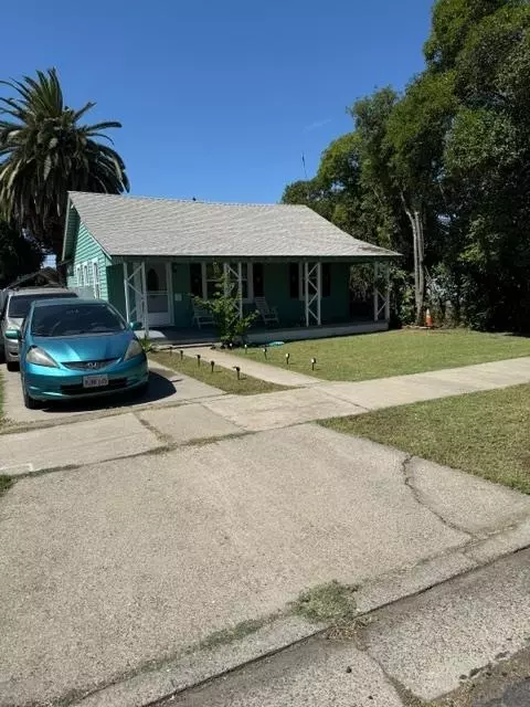 Exterior - 328 E 20th St, Merced, CA 95340 photo 2 of 11
