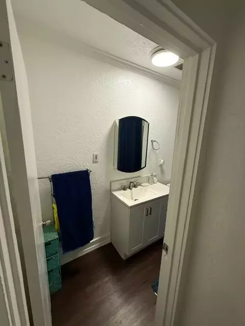 Bath - 328 E 20th St, Merced, CA 95340 photo 1 of 2