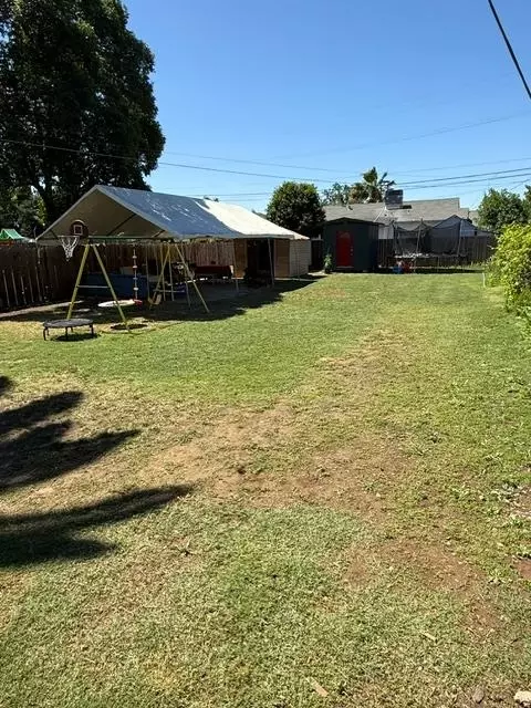 Exterior - 328 E 20th St, Merced, CA 95340 photo 9 of 11