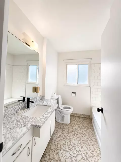 Bath - 834 Daisy Ave, Lodi, CA 95240 photo 1 of 2