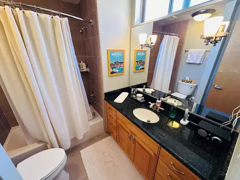 Bath - 435 G St #206, Davis, CA 95616 photo 3 of 3