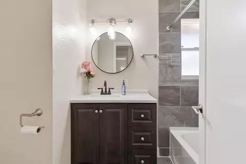 Bath - 2201 Eicher Ave, Modesto, CA 95350 photo 1 of 3