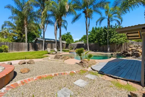 Exterior - 2201 Eicher Ave, Modesto, CA 95350 photo 12 of 16