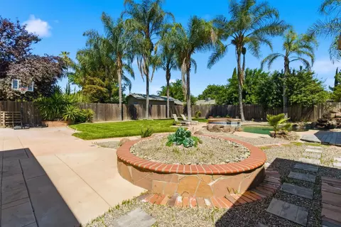 Exterior - 2201 Eicher Ave, Modesto, CA 95350 photo 14 of 16
