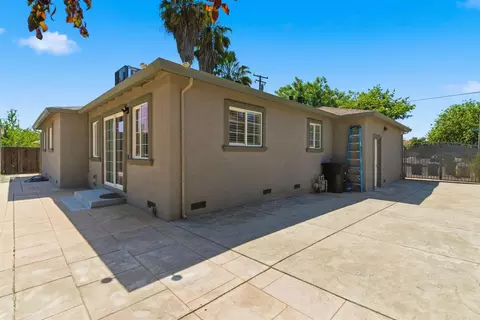 Exterior - 2201 Eicher Ave, Modesto, CA 95350 photo 5 of 16