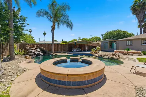 Exterior - 2201 Eicher Ave, Modesto, CA 95350 photo 8 of 16