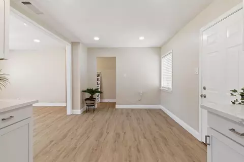 Entry Way - 2201 Eicher Ave, Modesto, CA 95350 photo 3 of 5