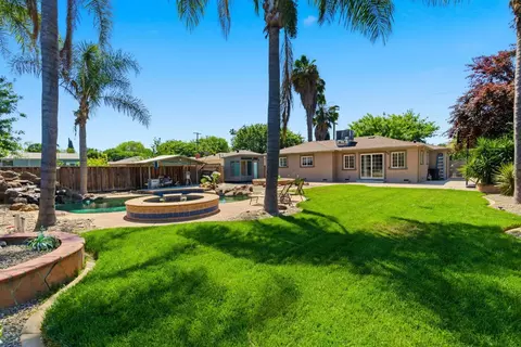 Exterior - 2201 Eicher Ave, Modesto, CA 95350 photo 7 of 16