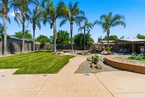 Exterior - 2201 Eicher Ave, Modesto, CA 95350 photo 15 of 16