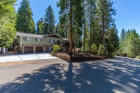 4381 Park Woods Dr, Pollock Pines, CA 95726