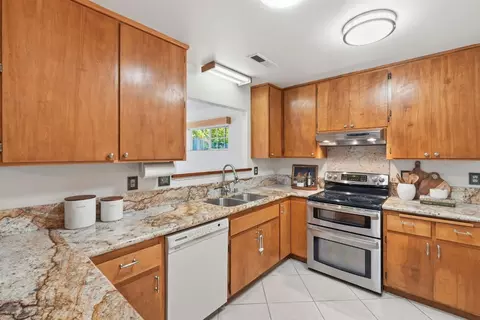 Kitchen - 4026 Bright Ct, Placerville, CA 95667 photo 4 of 5