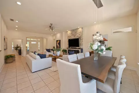 Dining - 5514 Delrose Ct, Carmichael, CA 95608 photo 1 of 6