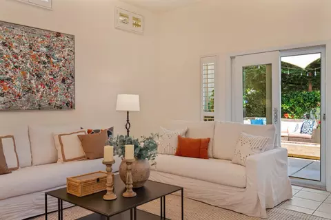 Living - 5514 Delrose Ct, Carmichael, CA 95608 photo 4 of 11