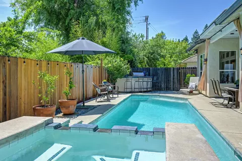 Exterior - 5514 Delrose Ct, Carmichael, CA 95608 photo 11 of 21