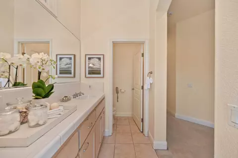 Bath - 5514 Delrose Ct, Carmichael, CA 95608 photo 1 of 4