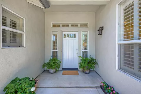 Entry Way - 5514 Delrose Ct, Carmichael, CA 95608 photo 1 of 3