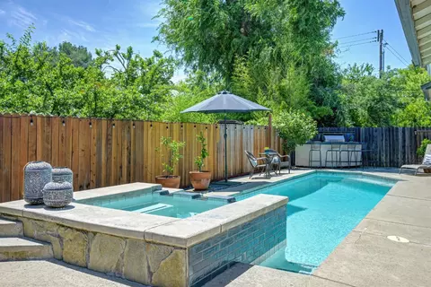 Exterior - 5514 Delrose Ct, Carmichael, CA 95608 photo 17 of 21