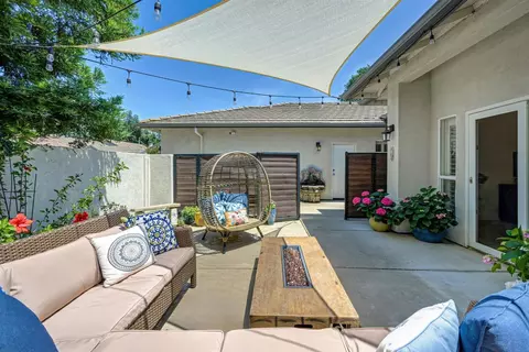 Exterior - 5514 Delrose Ct, Carmichael, CA 95608 photo 3 of 21