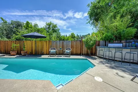 Exterior - 5514 Delrose Ct, Carmichael, CA 95608 photo 8 of 21