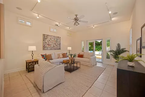 Living - 5514 Delrose Ct, Carmichael, CA 95608 photo 7 of 11