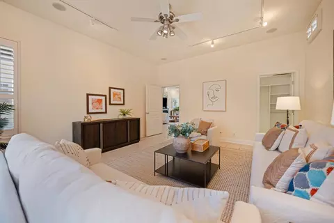 Living - 5514 Delrose Ct, Carmichael, CA 95608 photo 6 of 11