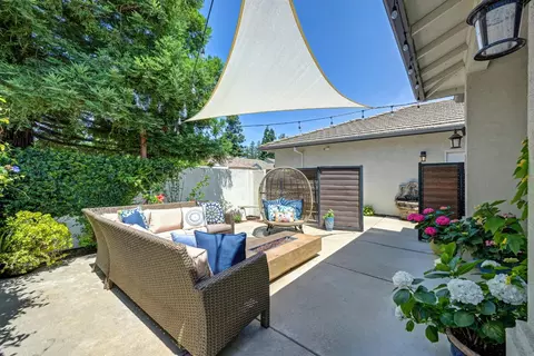 Exterior - 5514 Delrose Ct, Carmichael, CA 95608 photo 4 of 21