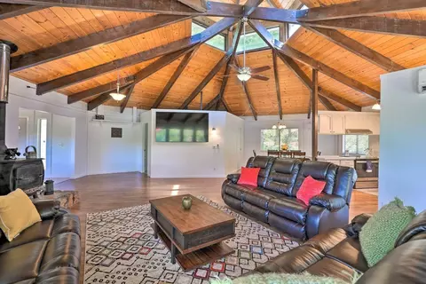 Living - 1870 Cable Rd, Camino, CA 95709 photo 1 of 2