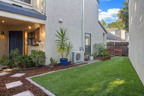 Exterior - 1162 Drummond Ave, Davis, CA 95618 photo 6 of 12