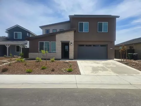 1347 Winterhart St, Galt, CA 95632