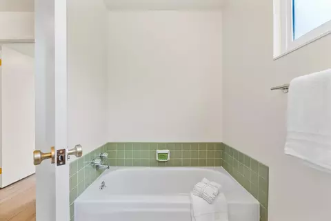 Bath - 1408 Camphor Ln, Davis, CA 95618 photo 3 of 3