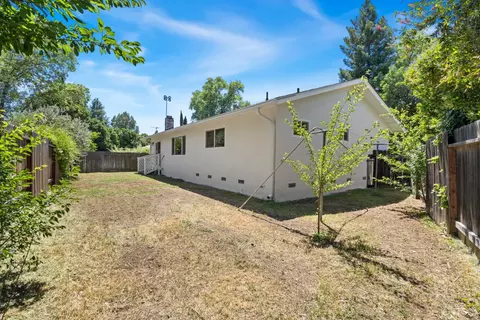 Exterior - 1408 Camphor Ln, Davis, CA 95618 photo 5 of 6
