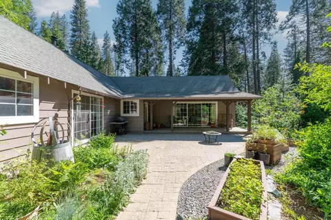 2397 Cedar Ln, Arnold, CA 95223