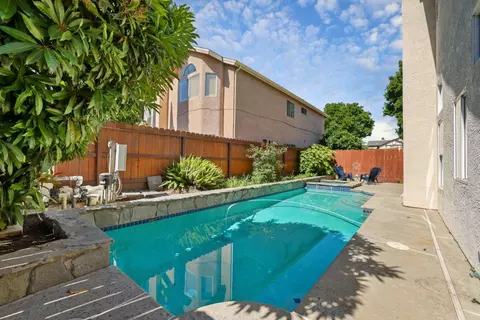 Exterior - 1170 Cornucopia Pl, Tracy, CA 95377 photo 9 of 12