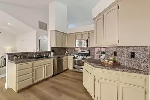 Kitchen - 1170 Cornucopia Pl, Tracy, CA 95377 photo 2 of 6