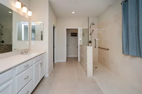 Bath - 3965 Deergrass Cir, Rocklin, CA 95677 photo 1 of 5