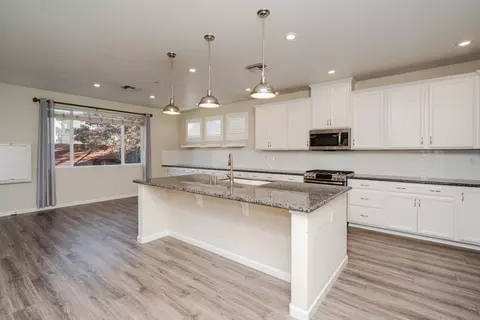Kitchen - 3965 Deergrass Cir, Rocklin, CA 95677 photo 4 of 7