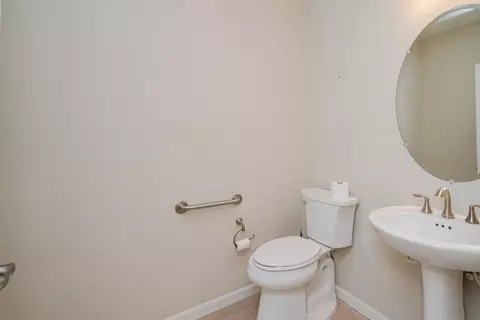 Bath - 3965 Deergrass Cir, Rocklin, CA 95677 photo 3 of 5