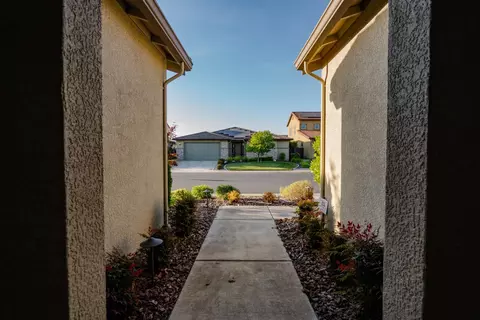 Entry Way - 3965 Deergrass Cir, Rocklin, CA 95677 photo 3 of 3