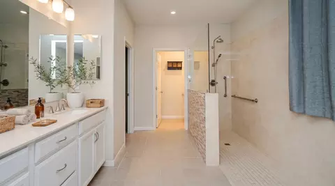 Bath - 3965 Deergrass Cir, Rocklin, CA 95677 photo 5 of 5