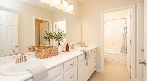 Bath - 3965 Deergrass Cir, Rocklin, CA 95677 photo 4 of 5
