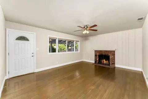 Living - 2551 Lillian Ln, Carmichael, CA 95608 photo 2 of 4