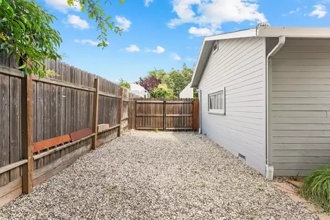 Exterior - 2551 Lillian Ln, Carmichael, CA 95608 photo 14 of 16