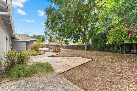 Exterior - 2551 Lillian Ln, Carmichael, CA 95608 photo 13 of 16